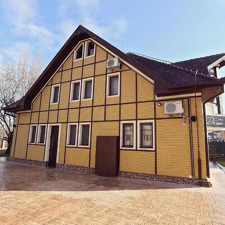 Dezire Guesthouse Baile 1 Mai Exterior foto